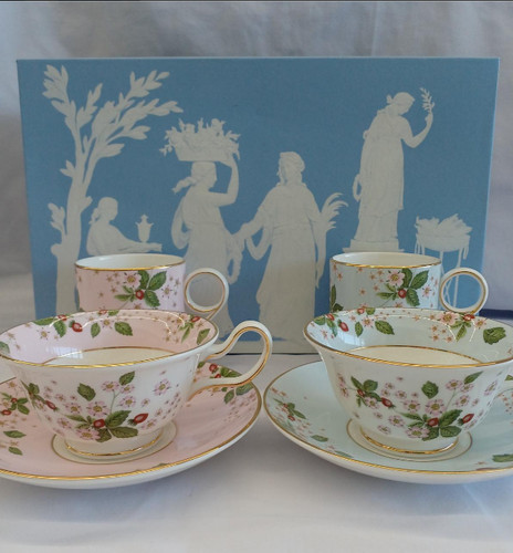 Wedgwood wild strawberry bloom - wild,